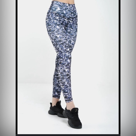 Lululemon black and white full length leggings size 4 - Picture 1 of 8